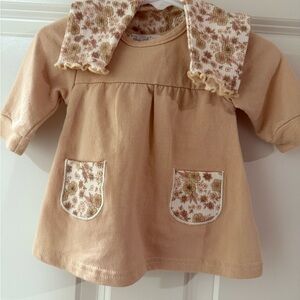 Renè Rofe Beige Baby Dress with matching Leggings & Floral Accents 0-3 months